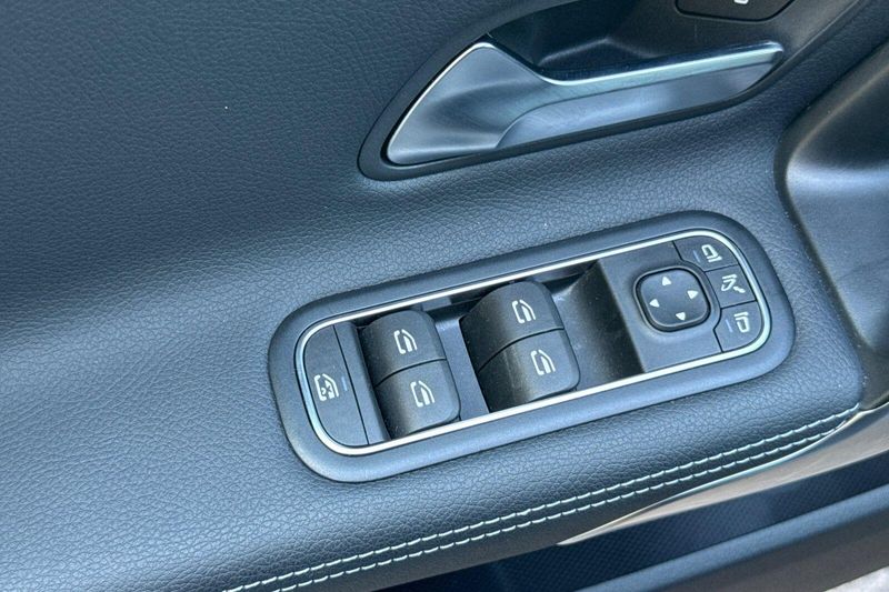 Used 2025 Mercedes-Benz CLA 250Image 12