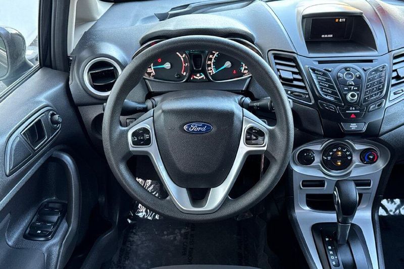 Used 2019 Ford Fiesta SEImage 13