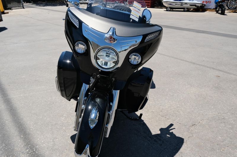 NEW 2025 INDIAN MOTORCYCLE ROADMASTER WITH POWERBAND AUDIO PACKAGE BLACK Image 8