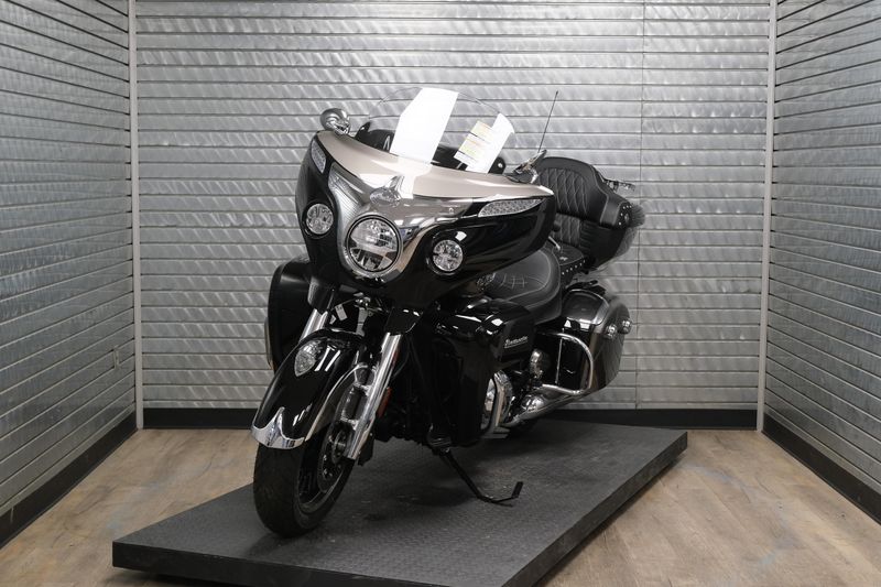 NEW 2025 INDIAN MOTORCYCLE ROADMASTER WITH POWERBAND AUDIO PACKAGE BLACK Image 7