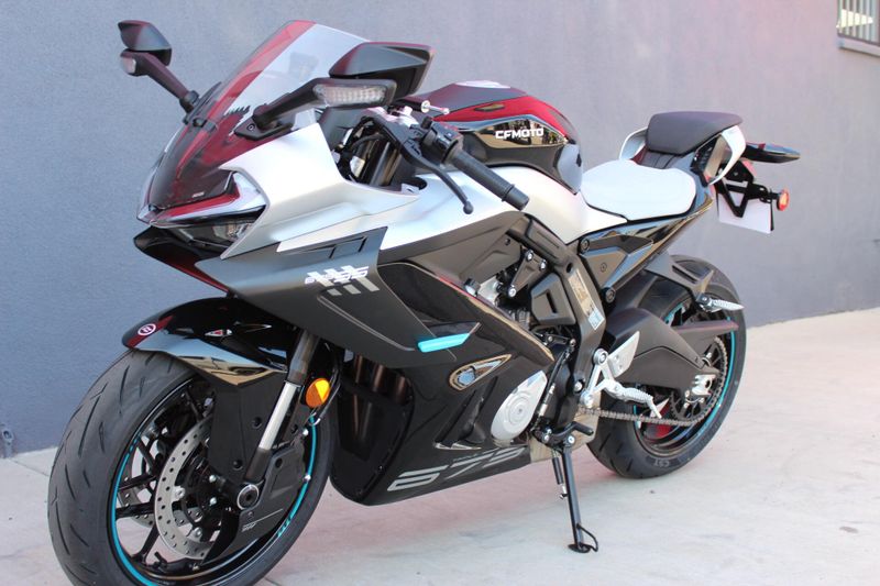 2025 CFMOTO 675SS Image 4