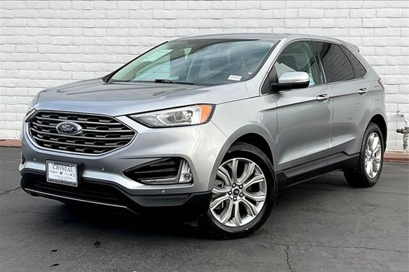 2022 Ford Edge TitaniumImage 1