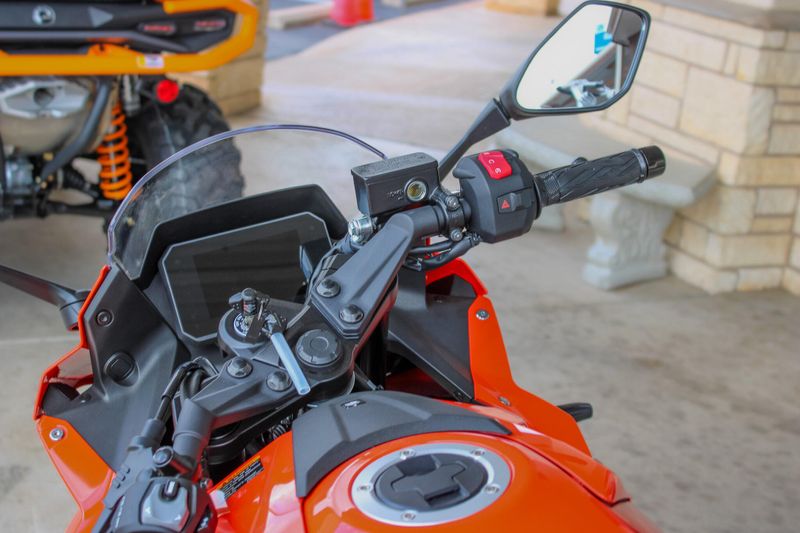 NEW 2026 SUZUKI GSX-8R Image 13