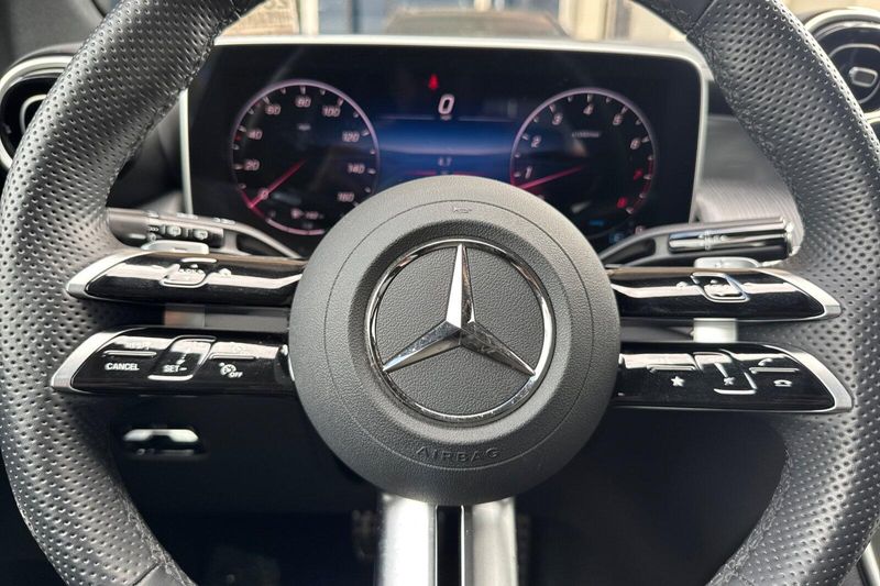 Used 2025 Mercedes-Benz GLC 300Image 27