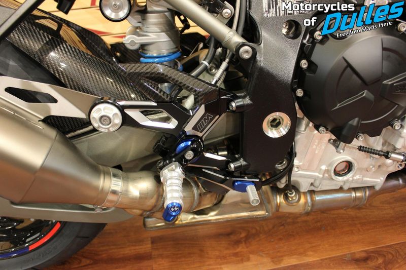 2025 BMW M1000R Image 18