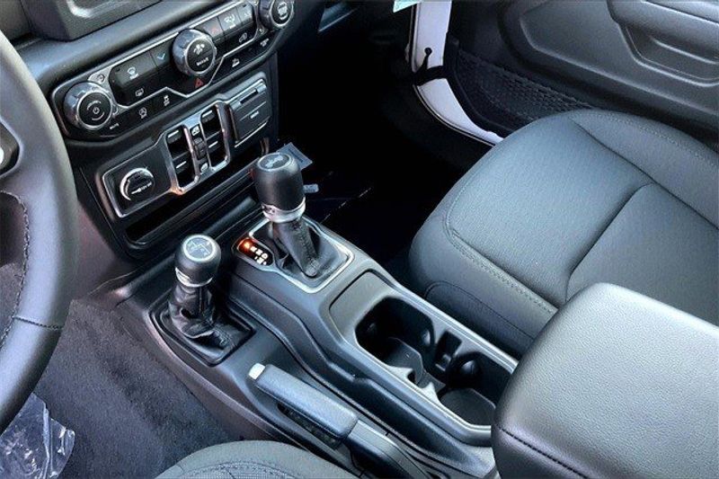 2023 Jeep Wrangler 4-door High Tide 4x4Image 7