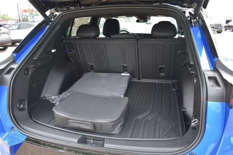 2025 Chevrolet Equinox EV RSImage 17