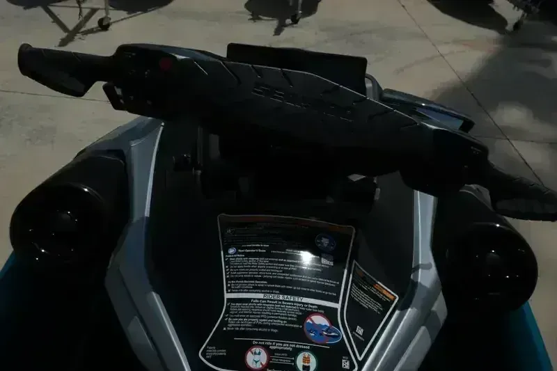 NEW 2026 SEADOO GTX LIMITED 325 WITH SOUND SYSTEM Image 10