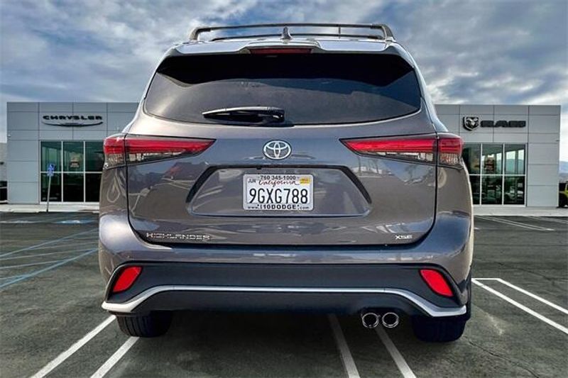 Used 2023 Toyota Highlander XSEImage 3