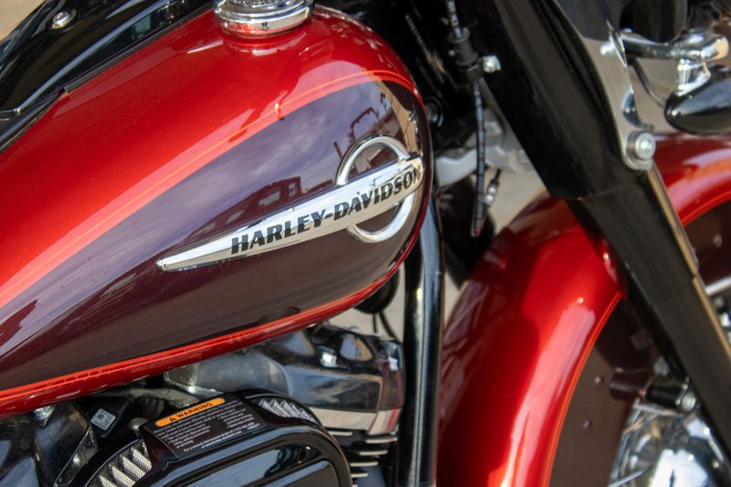 USED 2019 HARLEY SOFTAIL HERITAGE CLASSIC 114 Image 10