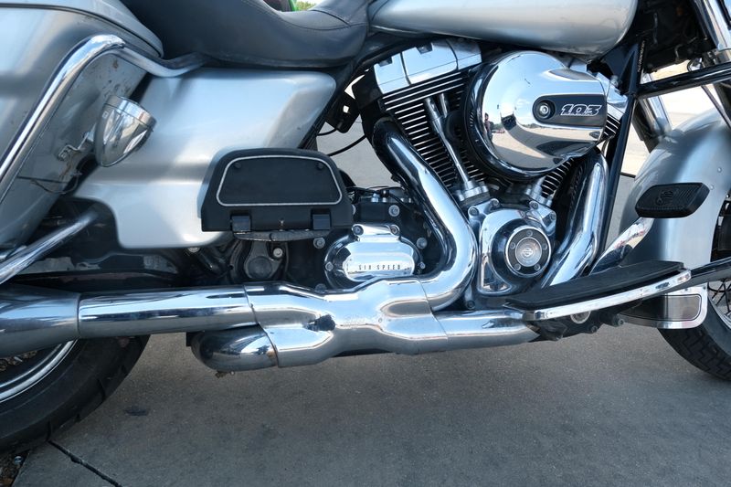 USED 2014 HARLEY ROAD KING Image 18