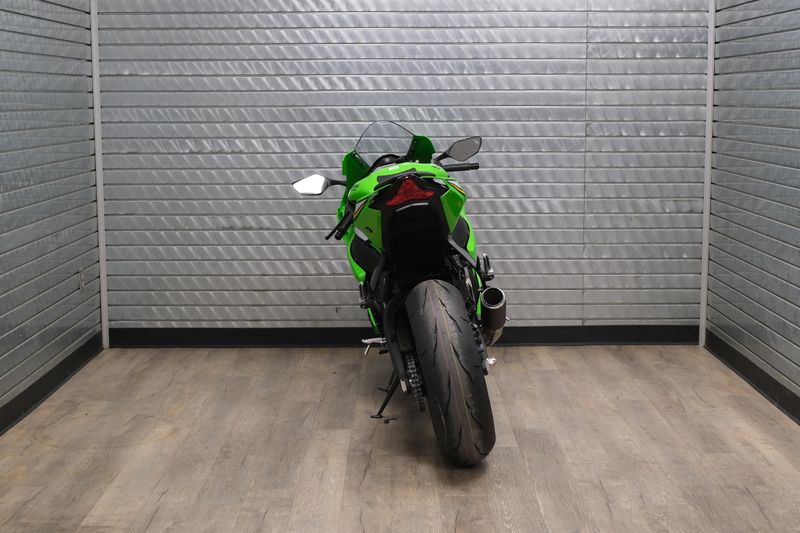 NEW 2025 KAWASAKI NINJA ZX10R KRT EDITION Image 4