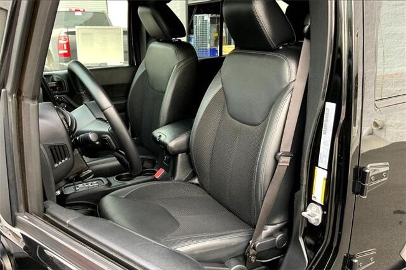 Used 2017 Jeep Wrangler JK Unlimited SaharaImage 24