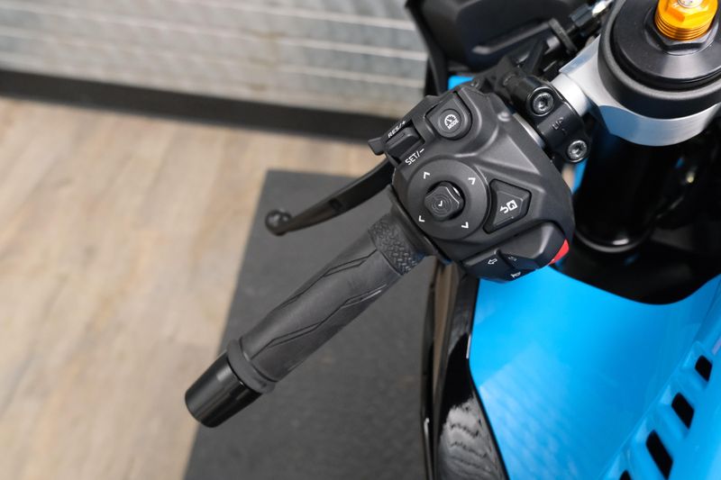 NEW 2026 YAMAHA YZFR7 Image 19