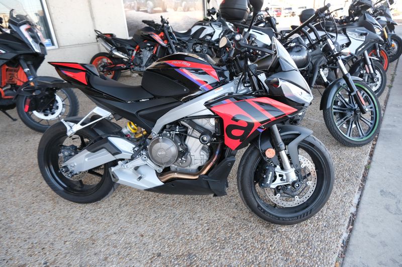 2023 APRILIA TUONO 660 FACTORY BLACK AND REDImage 19