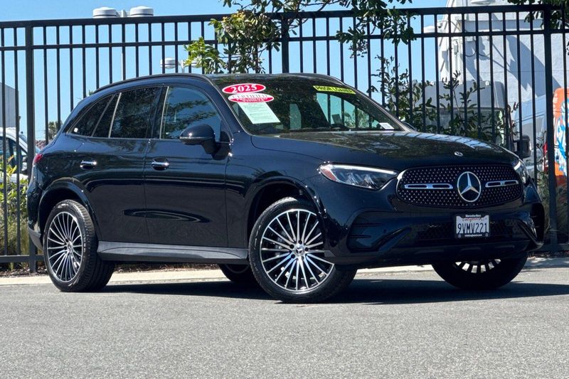 Used 2025 Mercedes-Benz GLC 300Image 2