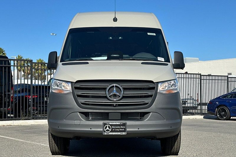 New 2026 Mercedes-Benz Sprinter 2500 Crew 144 WBImage 6