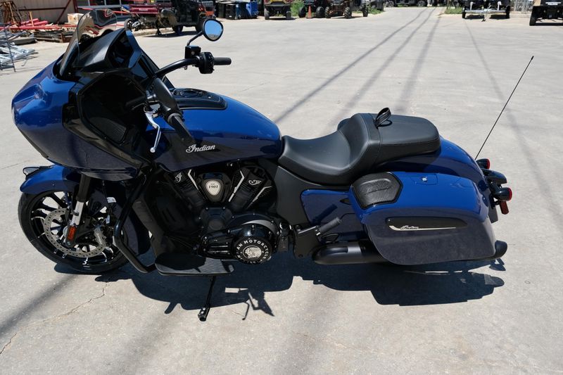 NEW 2025 INDIAN MOTORCYCLE CHALLENGER DARK HORSE Image 6