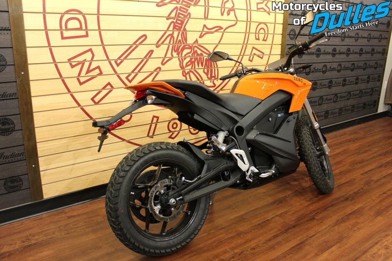 2023 Zero DS  in a Quicksand exterior color. Motorcycles of Dulles 571.934.4450 motorcyclesofdulles.com 