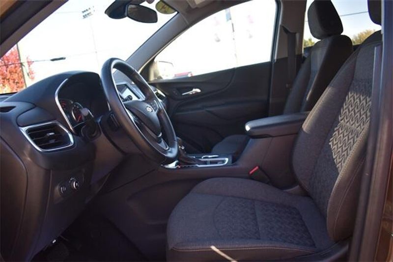 Used 2024 Chevrolet Equinox LTImage 24