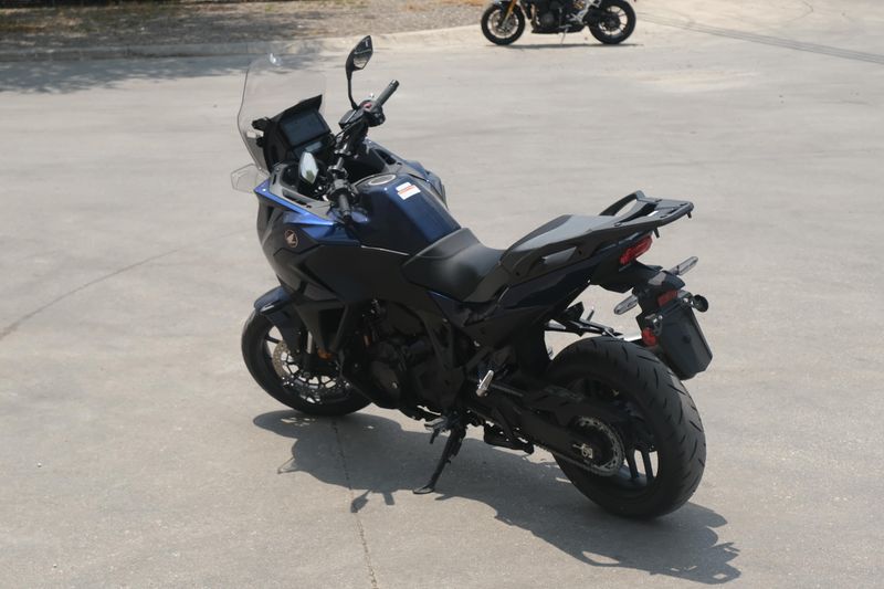 2025 Honda NT1100D PEARL HAWKEYE BLUE Image 5