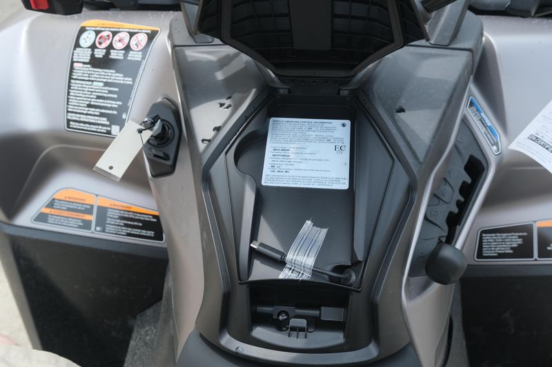 2025 Can-Am OUTLANDER MAX XT 1000R PLATINUM SATIN Image 16
