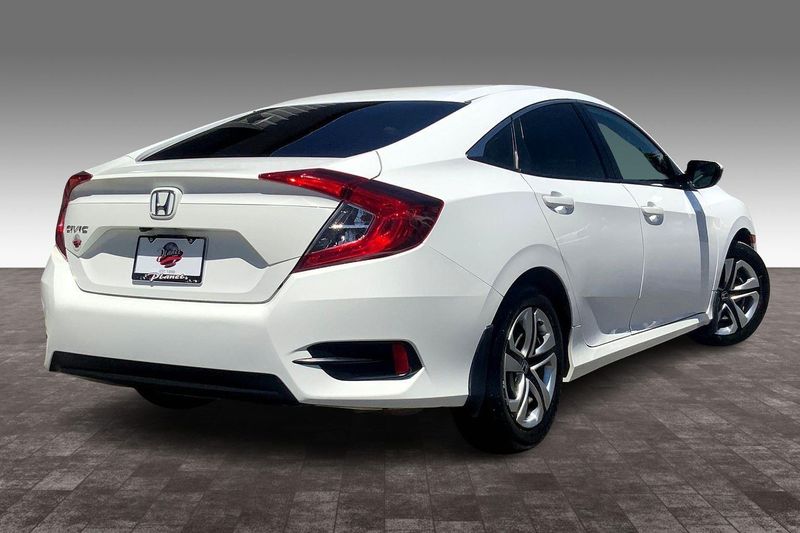 2018 Honda Civic LX photo 12
