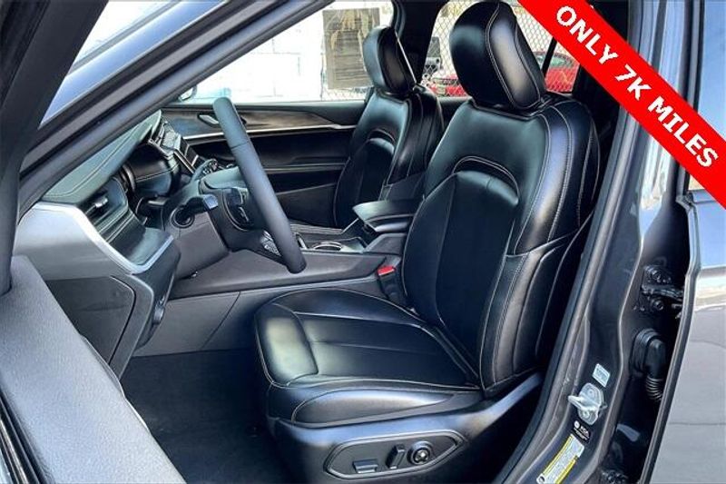 Used 2025 Jeep Grand Cherokee LimitedImage 24