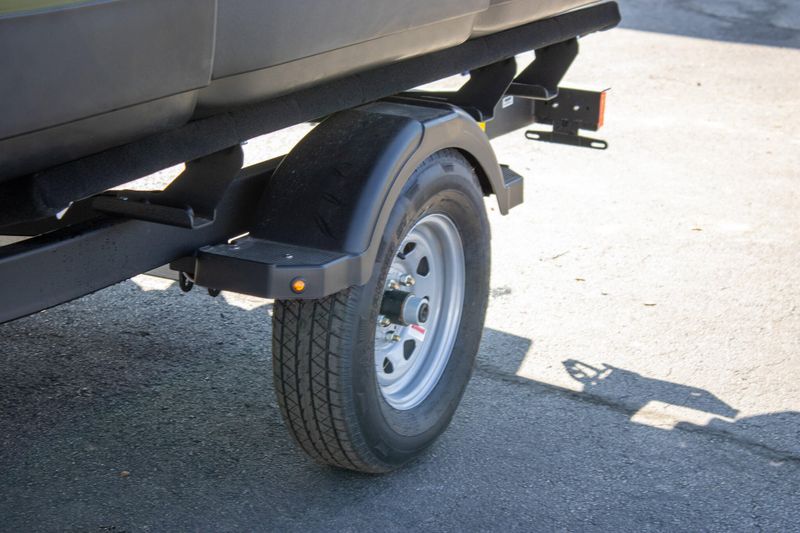 NEW 2026 SEADOO SWITCH FISH COMPACT 170HP WITH PAINTED TRAILER Image 31