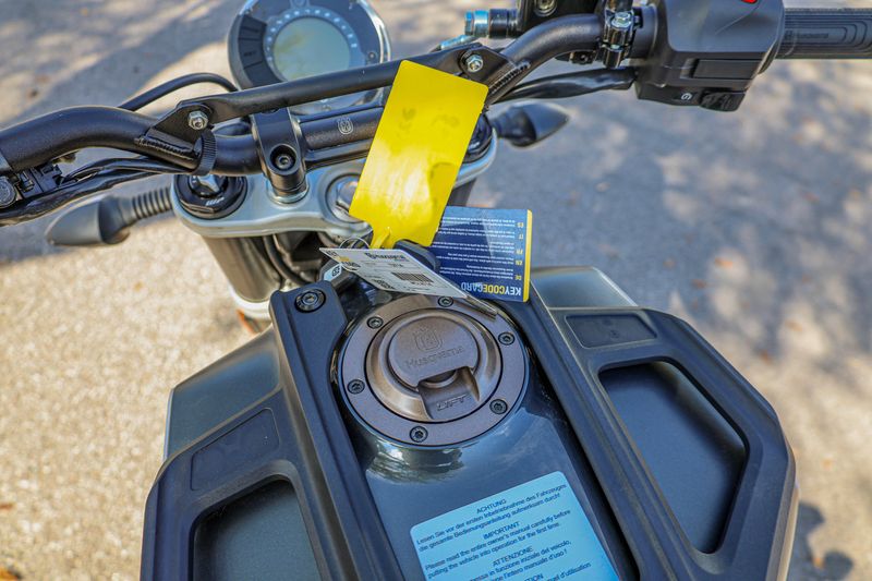 USED 2020 HUSQVARNA VITPILEN 401 Image 10