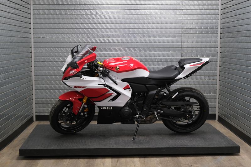 NEW 2026 YAMAHA YZF-R7 70TH ANNIVERSARY EDITION Image 5