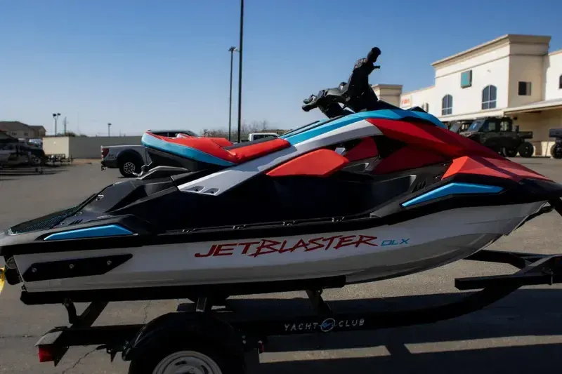 2025 Yamaha JETBLASTER DLX 2UP IMPERIAL RED AND BLACK Image 2