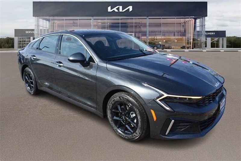 2025 Kia K5 LXSImage 10