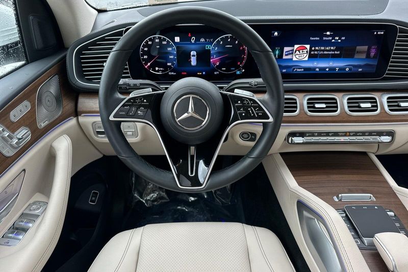 Used 2025 Mercedes-Benz GLS 450Image 16