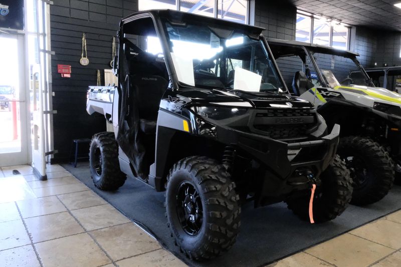 2025 Polaris RANGER XP 1000 PREMIUM  ONYX BLACK PremiumImage 1