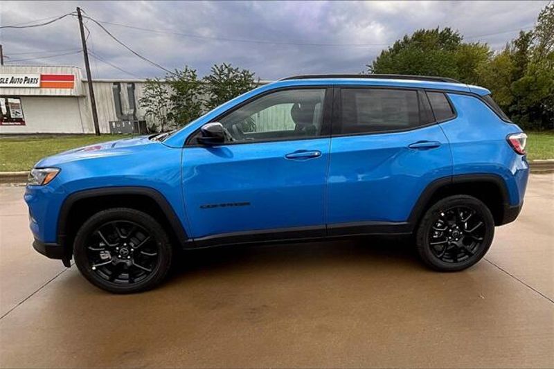 2025 Jeep Compass Latitude 4x4Image 13