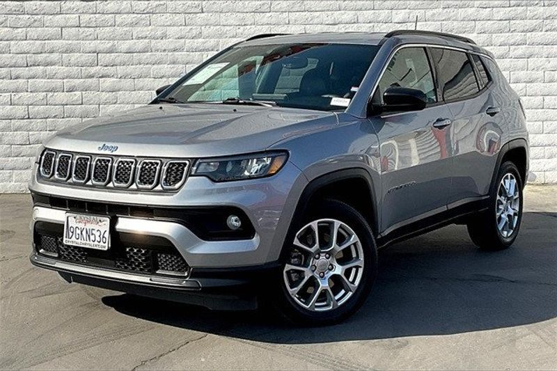 2023 Jeep Compass Latitude LuxImage 1