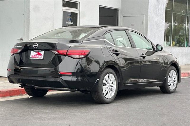 New 2025 Nissan Sentra SImage 3