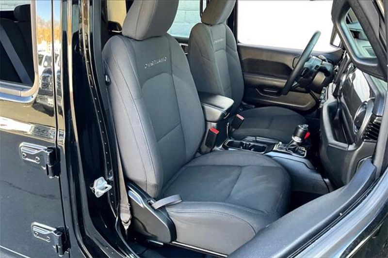 2023 Jeep Gladiator OverlandImage 6