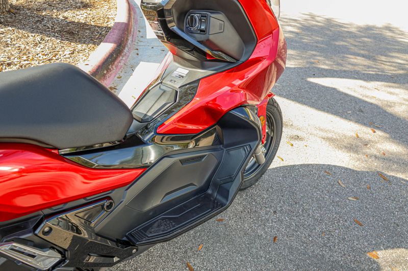 USED 2022 HONDA ADV 150 Image 9