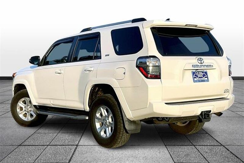 2020 Toyota 4Runner SR5Image 10