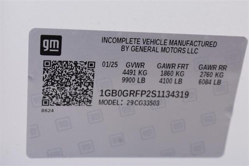 New 2025 Chevrolet Express 3500 Work VanImage 30