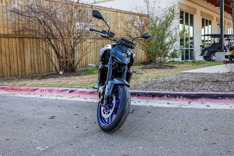 NEW 2025 YAMAHA MT07 Image 9
