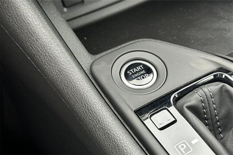 New 2025 Nissan Sentra SImage 18