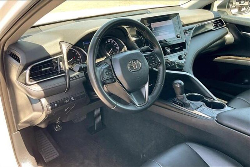 Used 2022 Toyota Camry SEImage 14