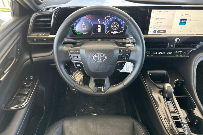 Used 2026 Toyota Crown LimitedImage 13