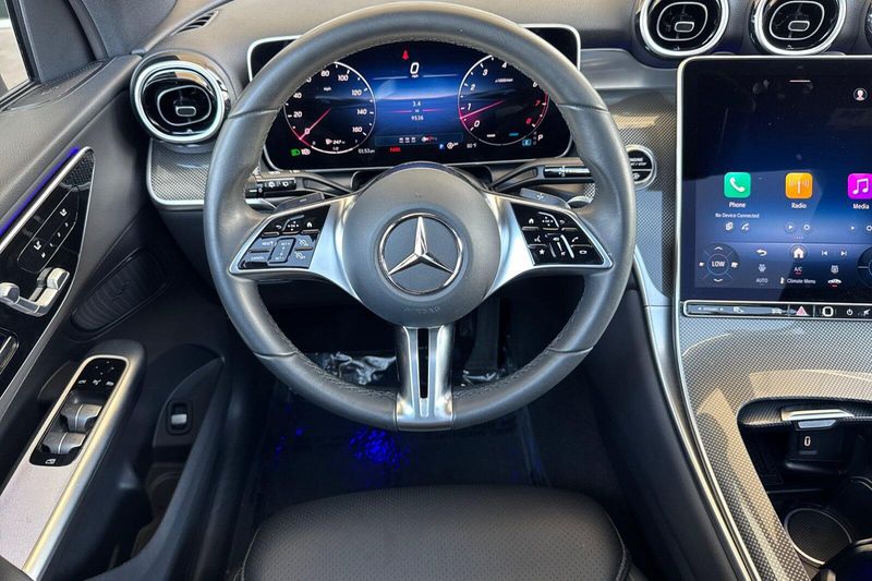 Used 2026 Mercedes-Benz GLC 300Image 16