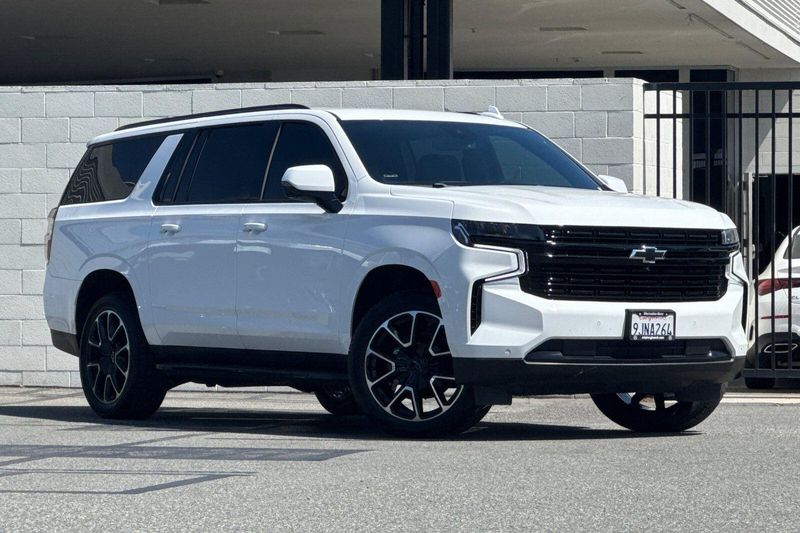 Used 2023 Chevrolet Suburban RSTImage 2