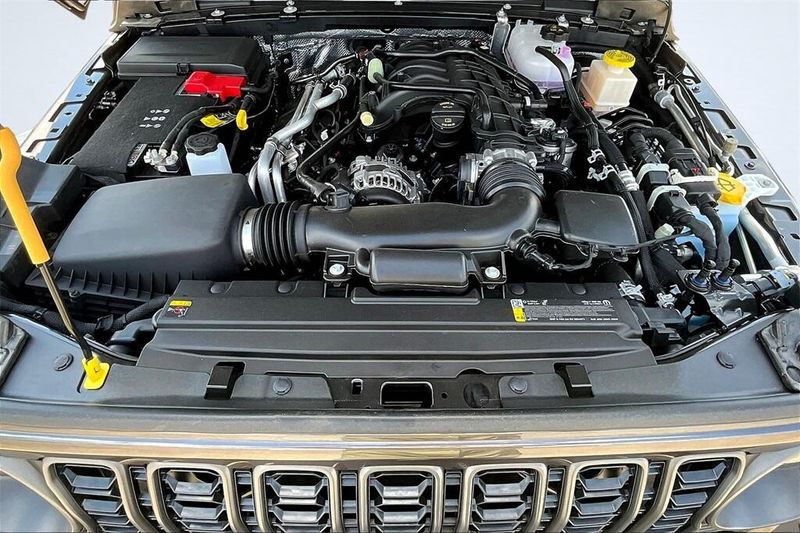 2025 Jeep Gladiator Sport photo 10