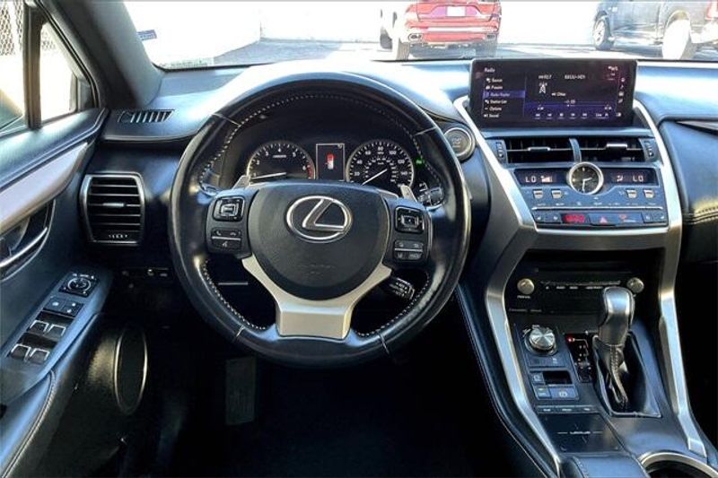 2020 Lexus NX 300 Premium photo 4